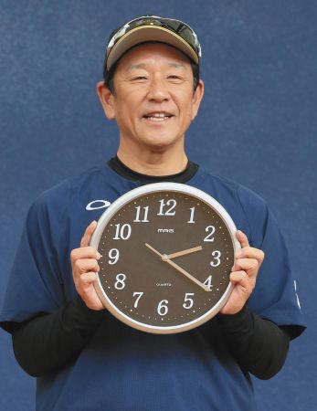 「午後2時21分」に有原を開幕投手にすると発表した日本ハム・栗山監督