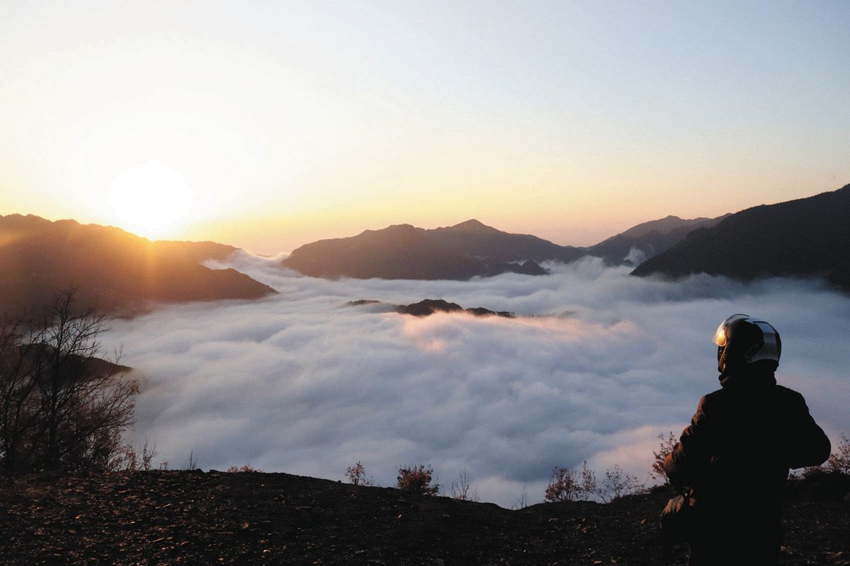神秘の雲海、刻々と姿変え…今季は例年より多く 熊野・ツエノ峰：中日