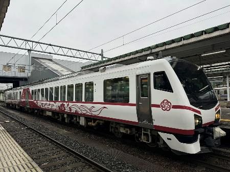 j11鉄釜ひじき SLなき釜石線に新観光列車「ひなび」 おもてなしに期待：中日
