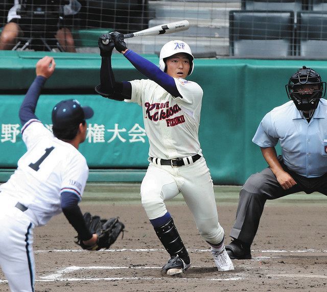 高川学園―神戸国際大付　７回裏神戸国際大付２死二塁、阪上が左前に勝ち越し打を放つ。投手河野