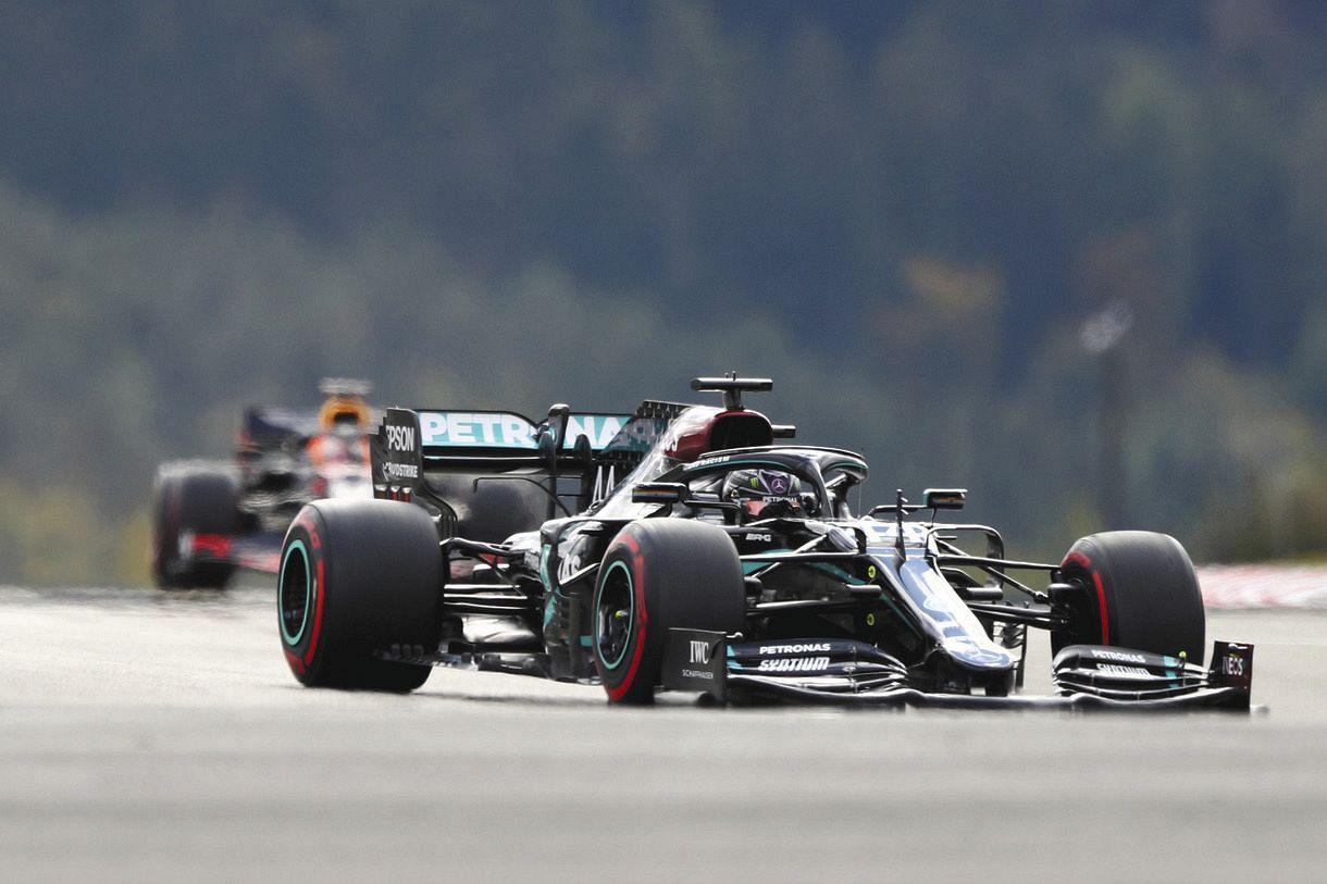 メルセデスのハミルトンが歴代１位タイの通算９１勝目 ｍ シューマッハーの記録に並ぶ ホンダ勢最上位は２位のフェルスタッペン ｆ１ 第11戦アイフェルｇｐ決勝 中日スポーツ 東京中日スポーツ
