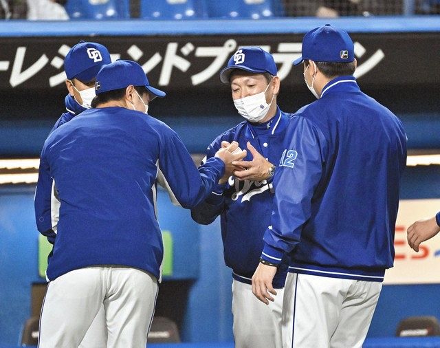 中日 浅尾 初勝利 ヒーローインタビュー投げ込み