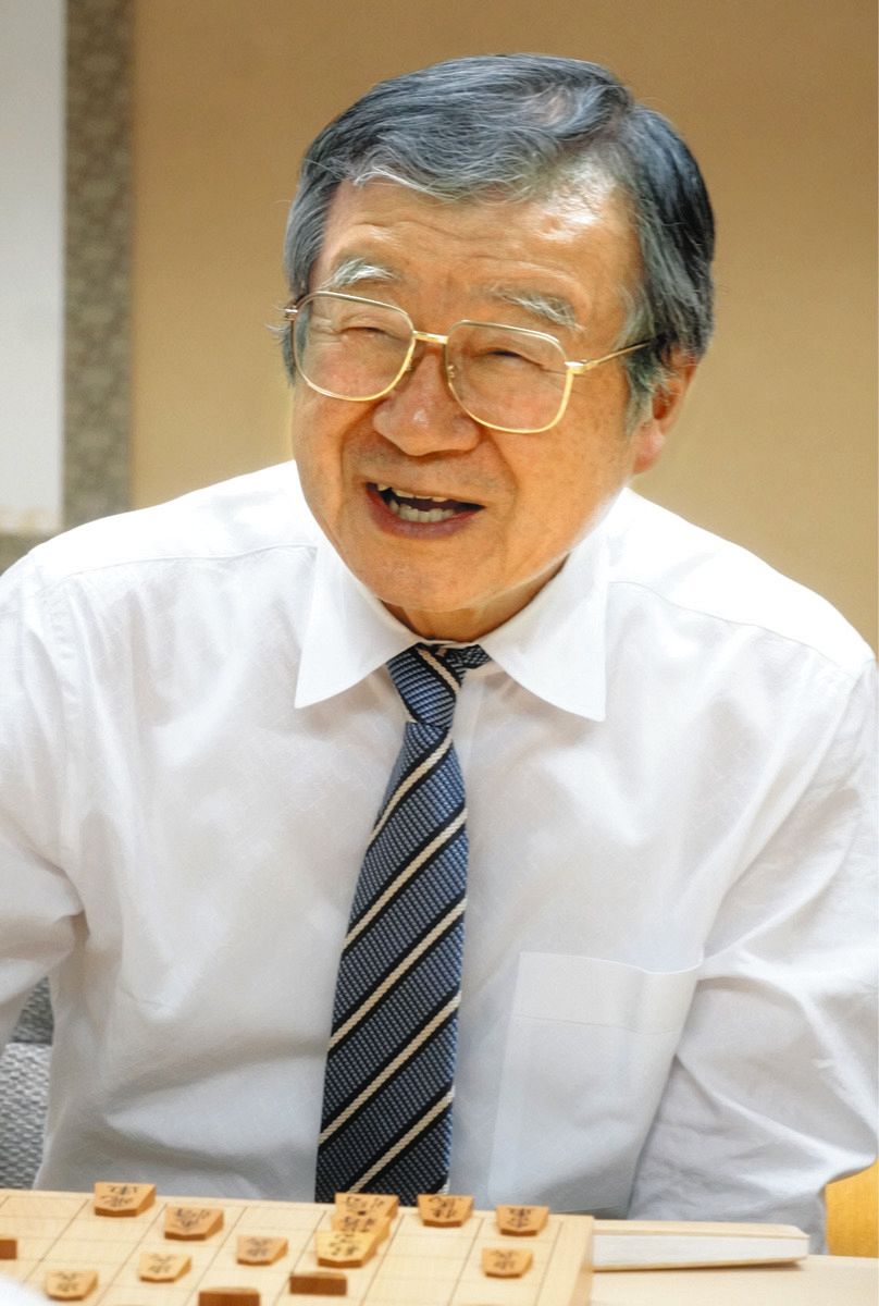 現役最年長棋士・青野照市九段が引退 71歳、数々の新戦法編み出す：中日新聞Web