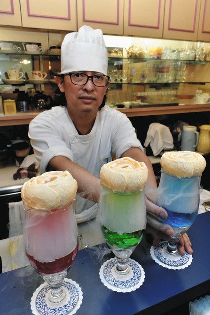 煙ぶくぶくのクリームソーダ、店主も戸惑う大人気 京口屋珈琲館「SNS