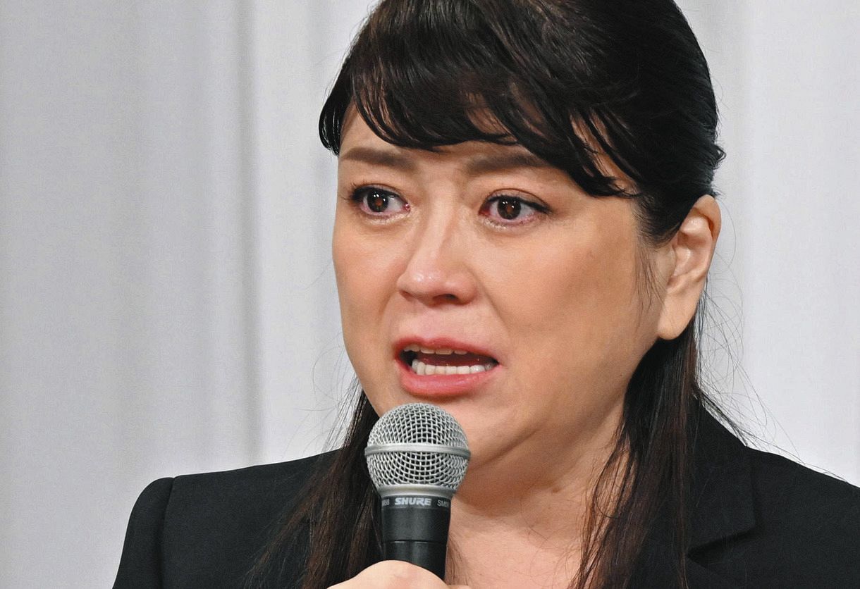 藤島ジュリー景子前社長、ファンへの思い問われ涙「そういうことがあって今スターになっているわけでは…」【ジャニーズ会見】：中日スポーツ・東京中日スポーツ