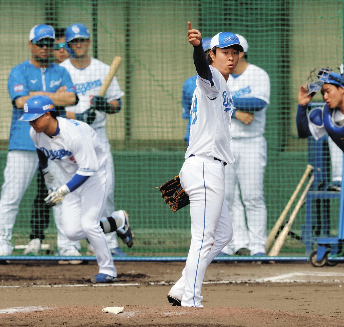 中日・高橋宏斗、今季初の実戦形式で打者9人に安打4本 直球の
