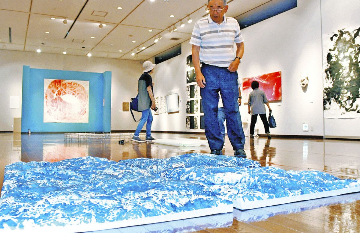 【s o u 作】　「時間が作りだすものたち」　和紙現代アート　越前和紙　抽象画 越前和紙使った現代アート展 日本とドイツの作家が越前市で出展：中日