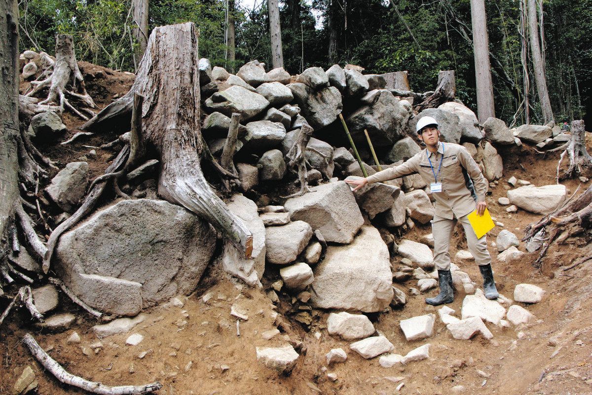 戦国時代の石垣を発見 近江八幡の阿弥陀寺遺跡：中日新聞Web