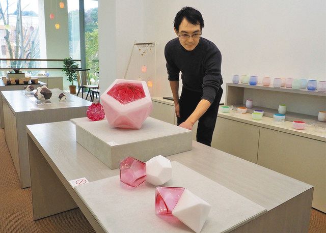 ガラスと陶芸 共通点見せる 金沢で作家2人展：北陸中日新聞Web