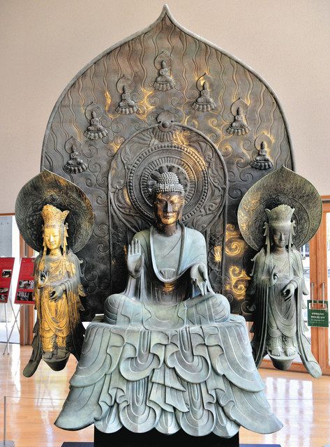 江戸期「飛鳥止利派 ・菩薩像」金彩色木彫像・飛鳥時代の代表仏・止利 