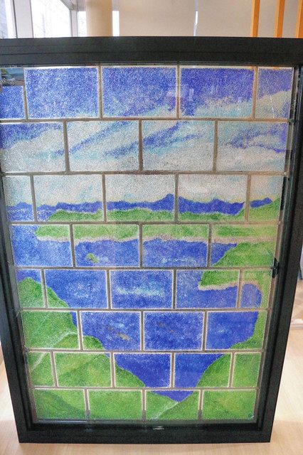 店内彩るステンドグラス 竹田さん(ガラス工芸作家)制作 ：日刊県民福井Web