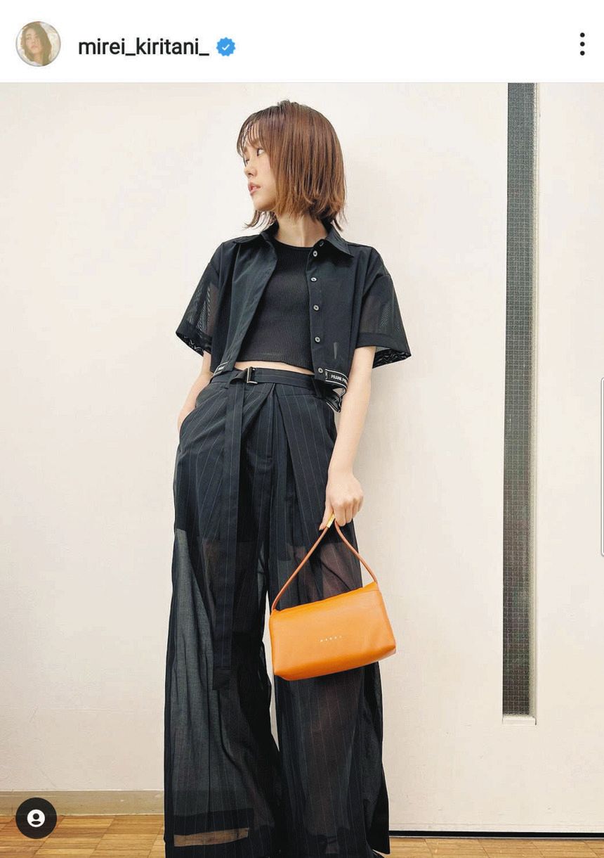 ◇桐谷美玲､モノトーンコーデ すけ感が可愛い【写真】：中日スポーツ