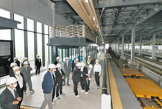 北陸新幹線「越前たけふ駅」に地元市議うっとり 建築工事が完了：中日