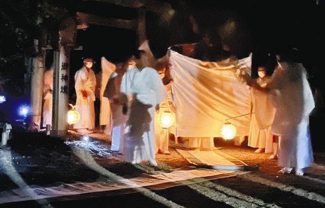 ご神体、修繕終えた本殿に 津・香良洲神社で中遷座祭：中日新聞Web