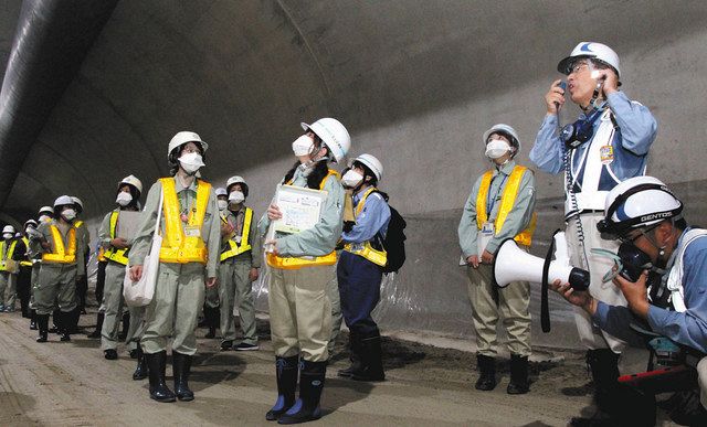建設現場の安全を女性の視点で点検 四日市のトンネル内 中日新聞web