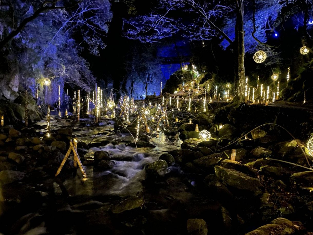 Light up Akame 48 Waterfalls：中日新聞Web