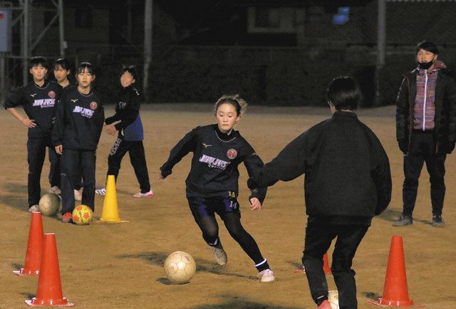 女子選手輝く育成の場へ 東近江拠点 中高生のサッカークラブ発足 中日新聞web