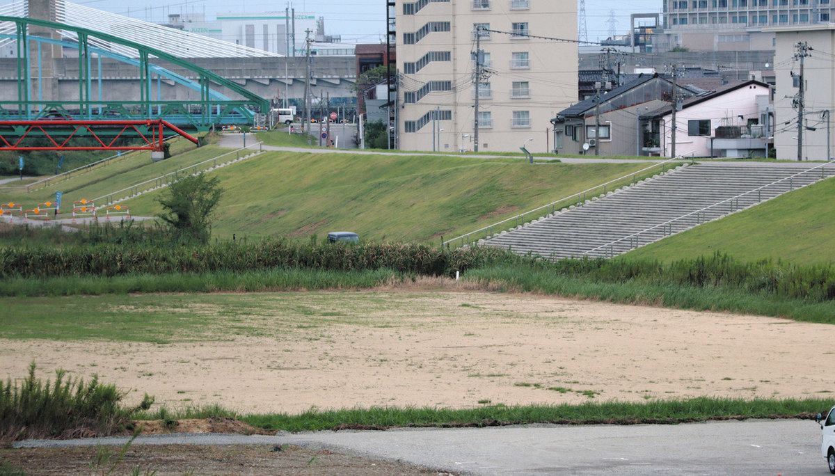 神通川右岸堤防 整備終え竣工式：北陸中日新聞Web