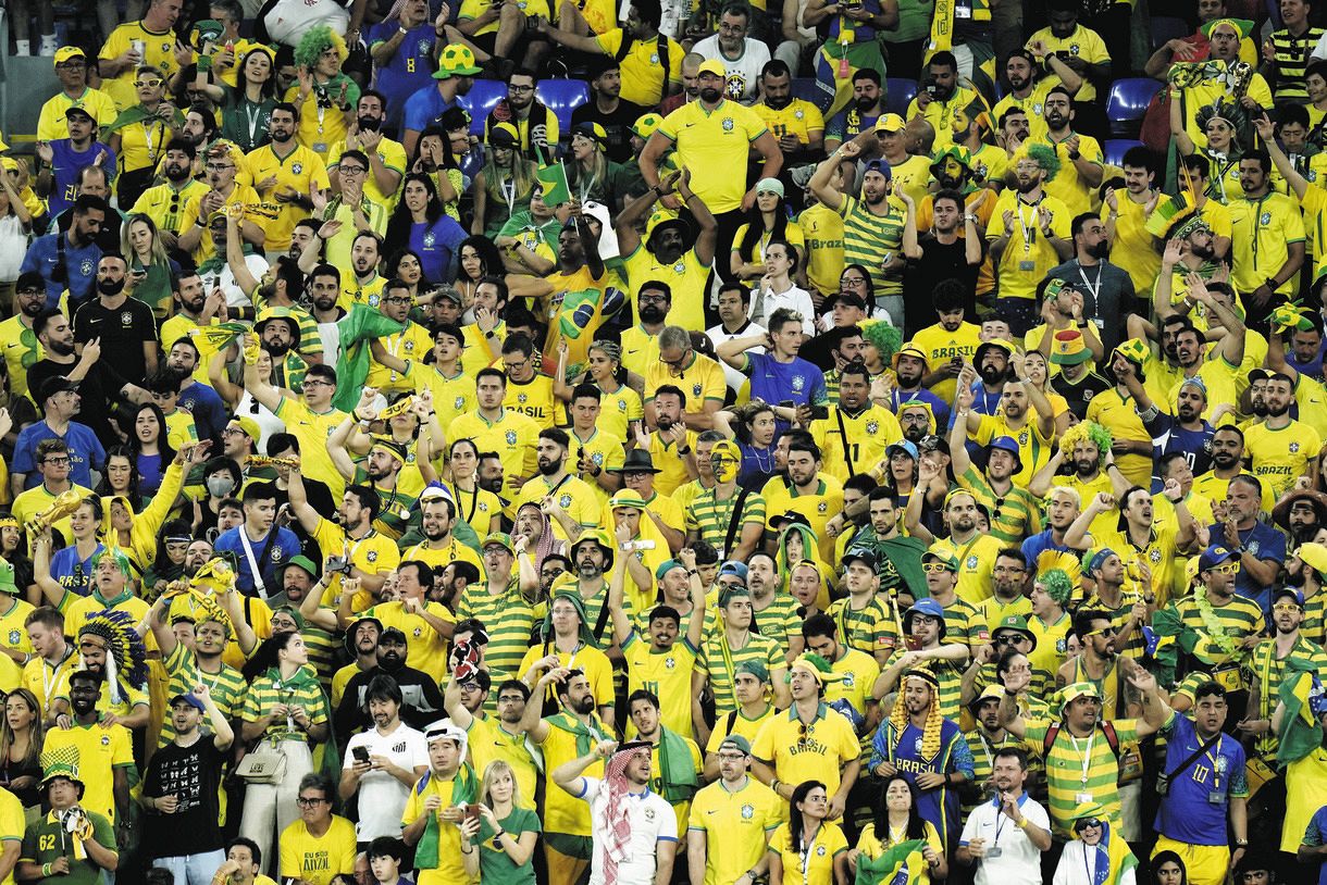 ブラジルのレジェンド カフー ロベカル ロナウドからの 懐かしの 大五郎 カット のファン カメラスイッチに大爆笑 カタールｗ杯 中日スポーツ 東京中日スポーツ