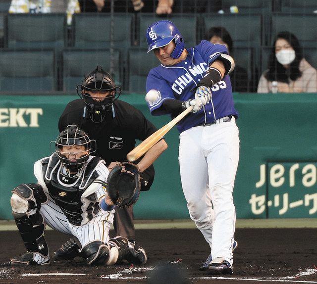 打ったボールは 自身初の２戦連発となった中日 木下拓 スライダーかフォークかシュートです 中日スポーツ 東京中日スポーツ