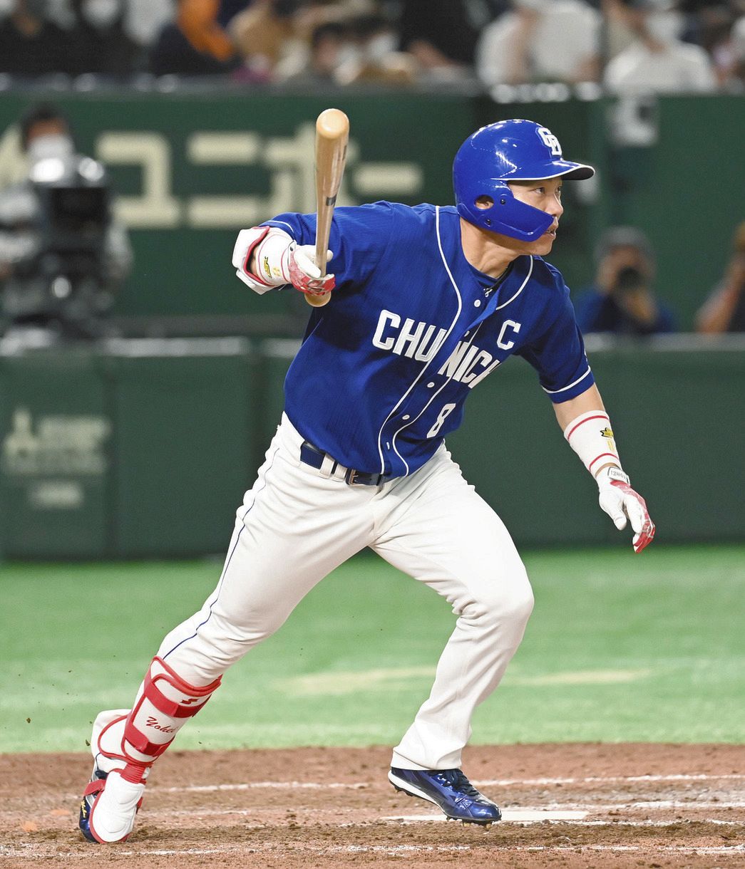 頼れる主将! 大島、9回1死満塁で起死回生の同点打 「選手みんなが『監督に勝利を』と」【中日】:中日スポーツ・東京中日スポーツ