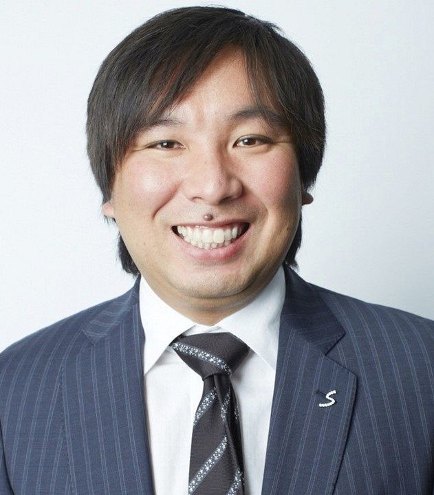 ロッテ】OB里崎智也さんが9・15西武戦で千葉商科大の学生の始球式に