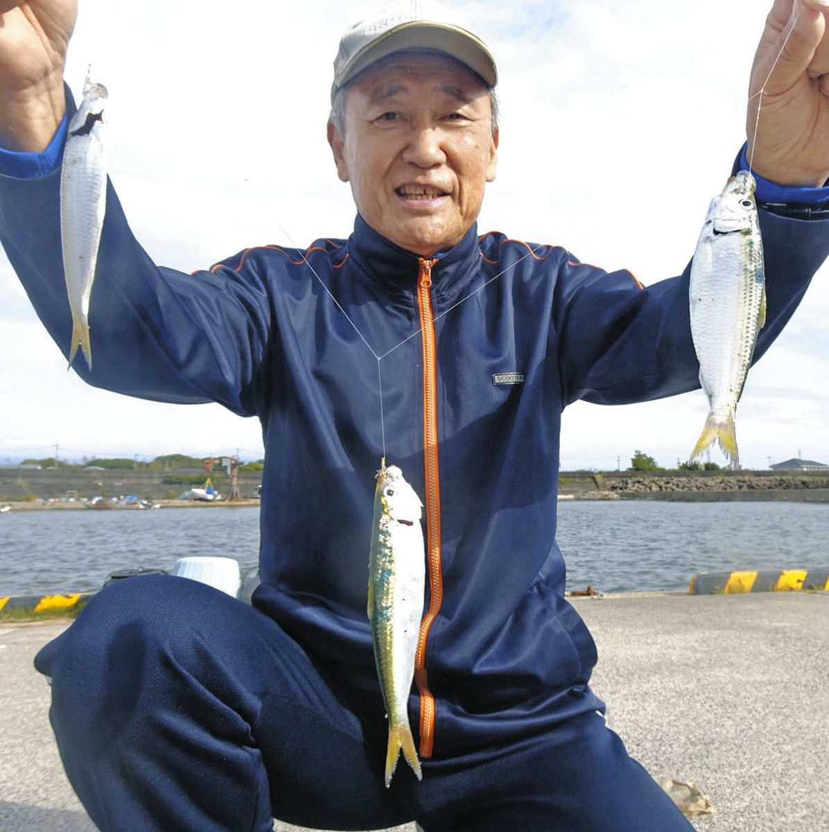 サッパ開幕 三重県鈴鹿市・若松漁港：中日スポーツ・東京中日スポーツ