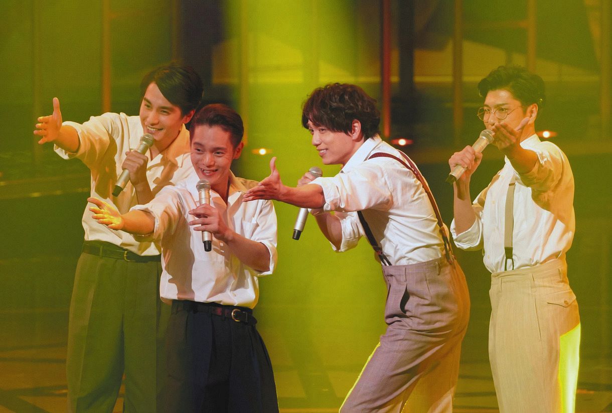 連続テレビ小説「エール」のコーナーで歌唱する（左から）中村蒼、窪田正孝、山崎育三郎、森山直太朗