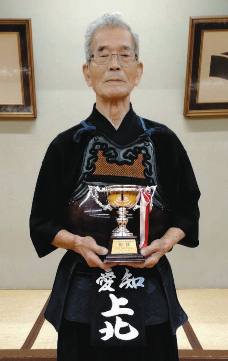 個人戦男子85歳以上の部で優勝した上北さん＝知立市内で（本人提供）
