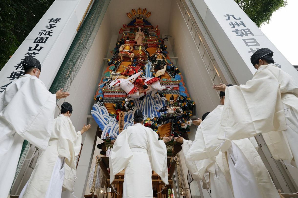 博多祇園山笠、7月1日開幕 山車に神様招く「御神入れ」営む：中日新聞Web