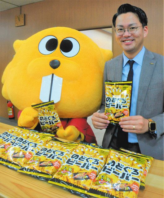 のどぐろビーバーをＰＲする高崎憲親社長＝金沢市役所で 