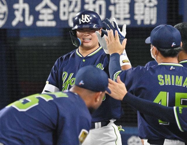 ヤクルト村上49号ソロでシーズン50発に王手 大台なら13年バレンティン以来9年ぶり 中日スポーツ 東京中日スポーツ