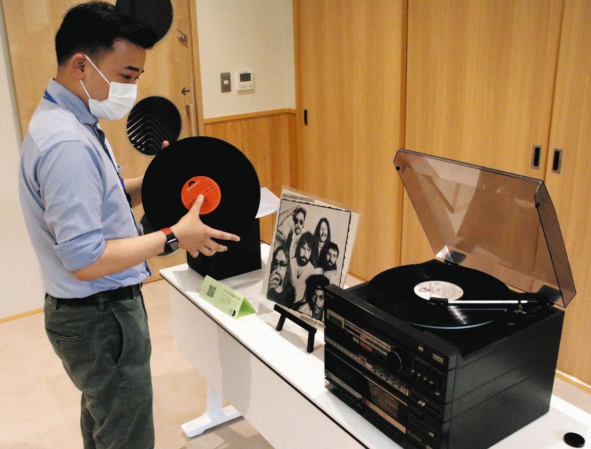 レコード持ち寄り「推しレコ」交流会 長野の大桑村図書館でアナログな