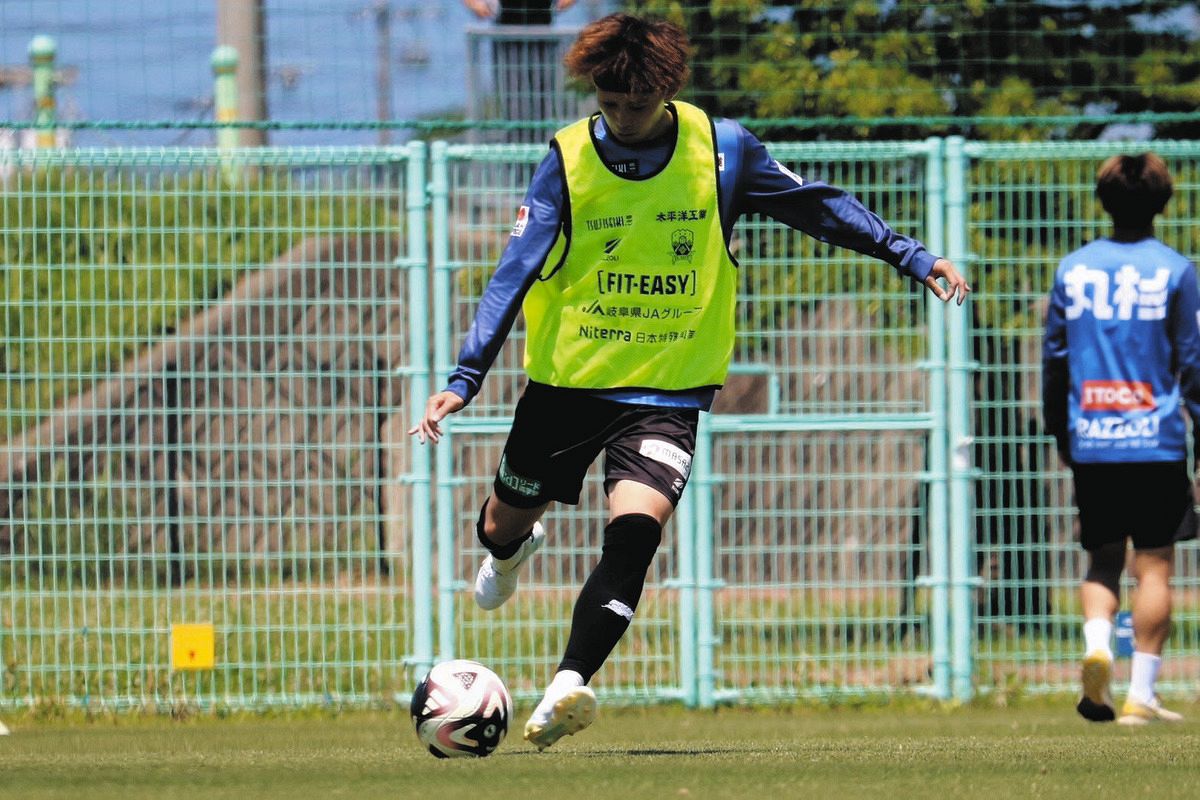 FC岐阜の萩野滉大「僕らがもっとやんないと」 ボランチで台頭、苦境