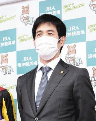 斉藤崇史調教師がJRA通算100勝「支えていただいた馬主さん、牧場関係者、厩舎スタッフに感謝」：中日スポーツ・東京中日スポーツ