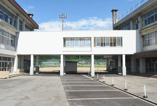 児童と生徒 交流しやすく 高岡 国吉義務教育学校 改修完工 北陸中日新聞web