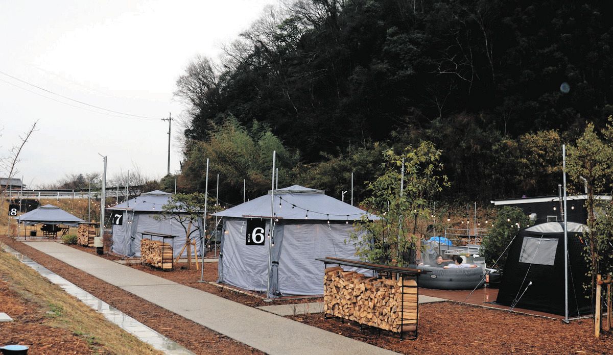 温泉街にテントサウナ「ととのった」 津の榊原活性化へ地元旅館と連携