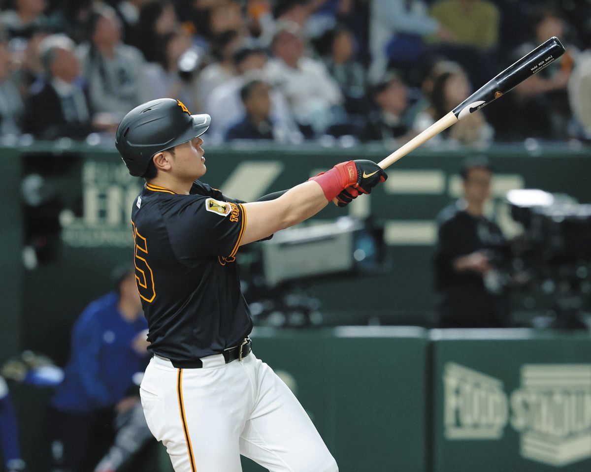 巨人・岡本和真、DeNA・バウアーから会心のソロホームラン 今季4号は