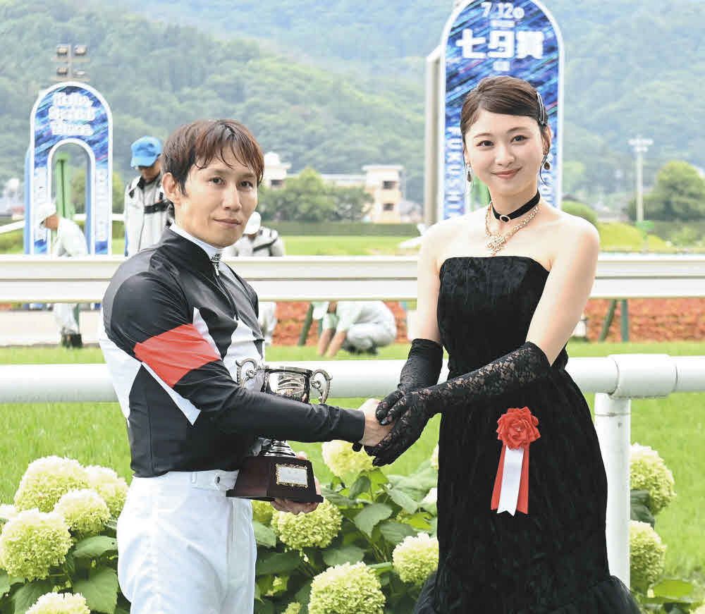 七夕賞】富田鈴花がプレゼンター「また人生の楽しみが増えました」：中