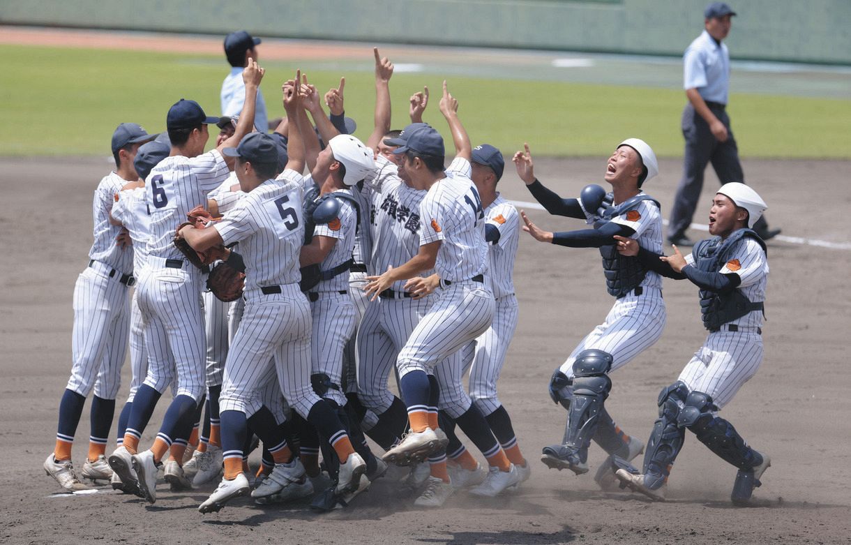 滋賀学園が甲子園へ、15年ぶり2回目 綾羽に5－0【高校野球滋賀大会