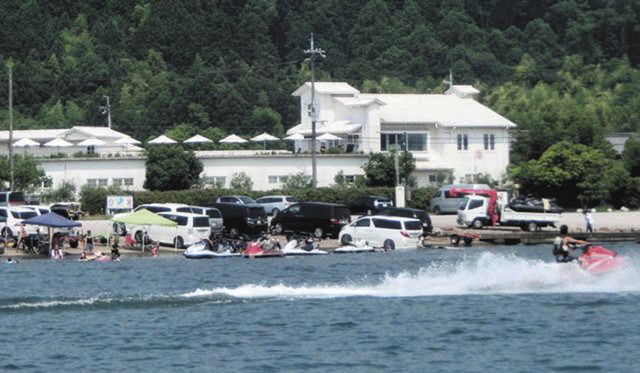 湖上のバイク 県が地域ルール策定支援へ マナー違反受け 中日新聞web