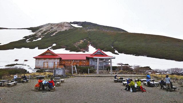 霊峰白山の季節 待ってた 春山開き コロナ対策しっかり 北陸中日新聞web 霊峰白山の季節 待ってた 春山開き コロナ対策しっかり 北陸中日新聞web