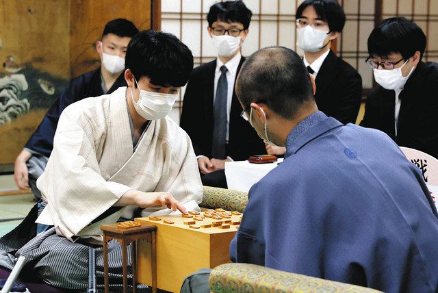 将棋の名人戦、藤井聡太六冠が２連勝 最年少七冠へ前進：中日新聞Web