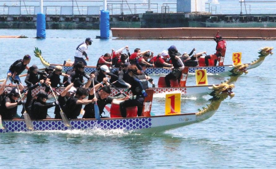 湖面を駆けるスモールドラゴンボート 大津で日本選手権：中日新聞Web