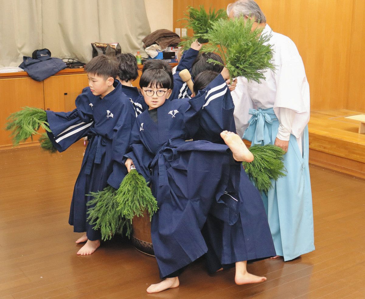 だのせ祭り4年ぶり奉納 子どもら田植えの踊り：日刊県民福井Web