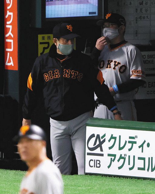 崖っぷちの崖っぷち らしさ見えぬ名将 巨人 原監督 静 も 動 も裏目続き 中日スポーツ 東京中日スポーツ