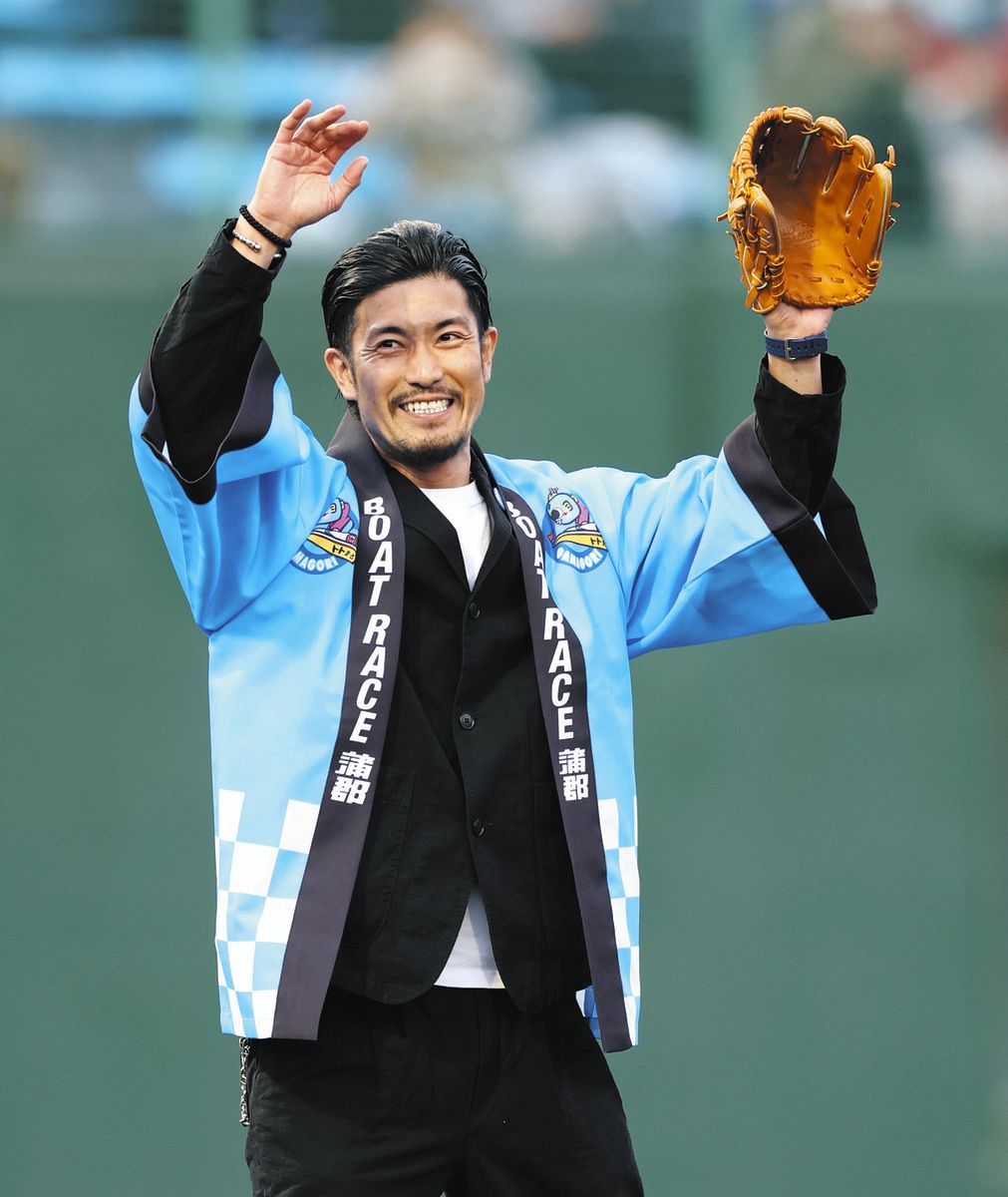 元中日・祖父江大輔さん、思い出の地・豊橋でセレモニアルピッチ 現役