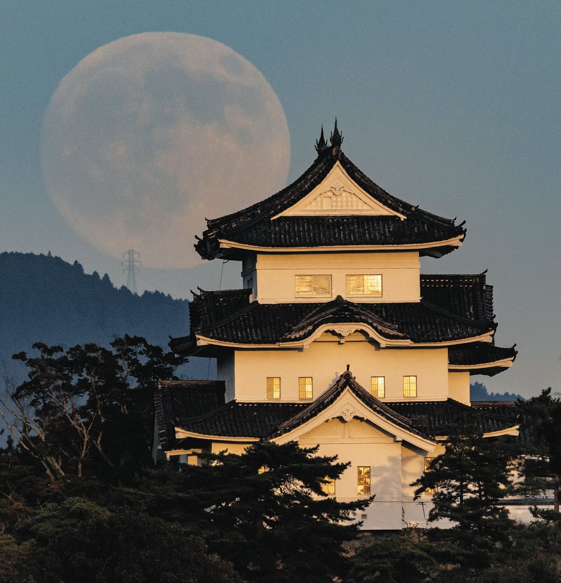 動画・写真特集】中秋の名月、各地の絶景スポットからお届け：中日新聞Web