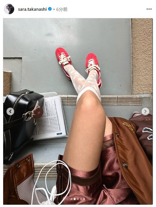 ◇高梨沙羅、真上からの”美脚”フォーカスショット【写真複数枚】：中日