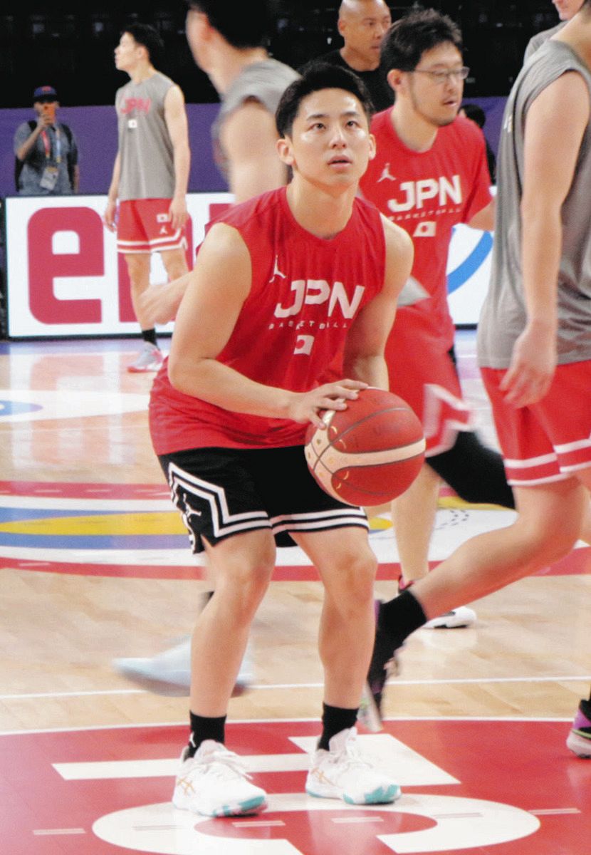 バスケ日本代表・河村勇輝が履くバスケットボールシューズが爆売れ